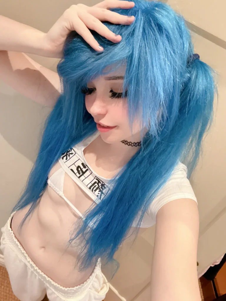 Belle Delphine Kimdir? | LoveinBUZZ Creator Profile 4 Belle Delphine4