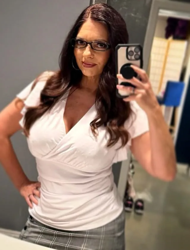 Mindi Mink Kimdir? | LoveinBUZZ Creator Profile 2 Mindi Mink