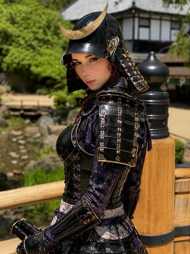 Sweetie Fox Kimdir? | LoveinBUZZ Creator Profile 2 Sweetie Fox Kimdir