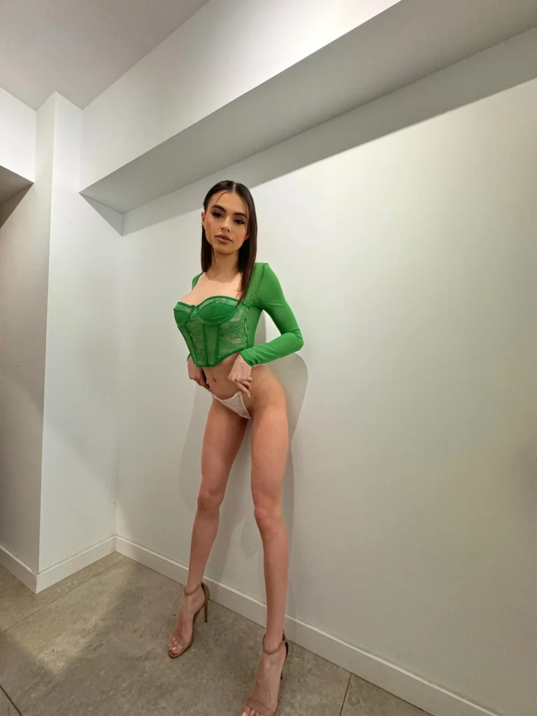 Stripchat Radar: HaileyMadow Neden Dikkat Çekiyor? 12 HaileyMadow